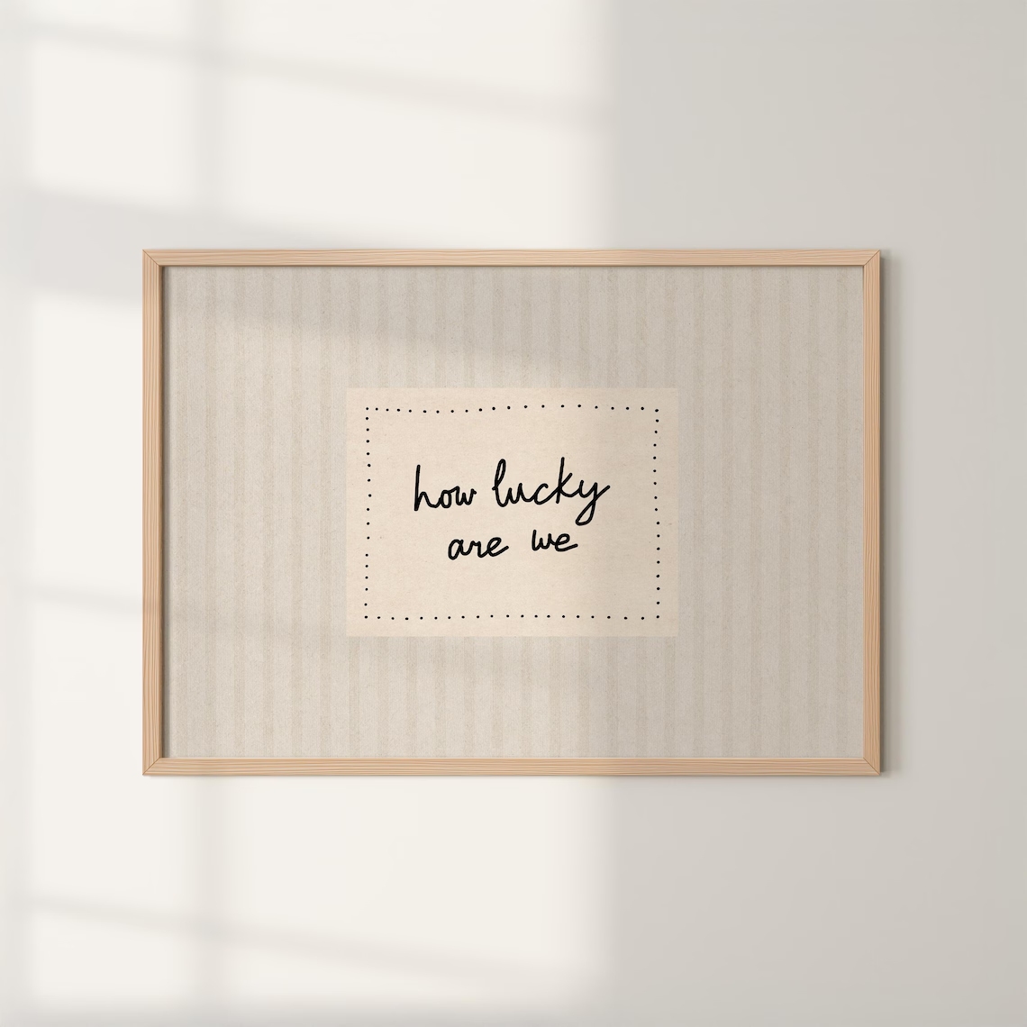 Home Decor Minimal - 현대적이고 미니멀한 스타일의 '우리가 얼마나 행운인가'