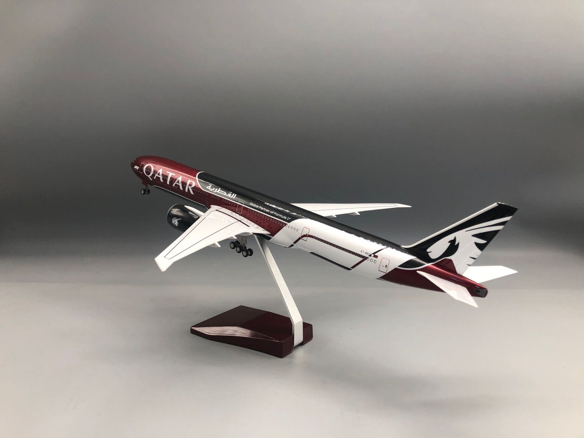 B777-300 카타르 모델 비행기 다이캐스트 레진 비 - Home Decor Qatar 리뷰 및 가격